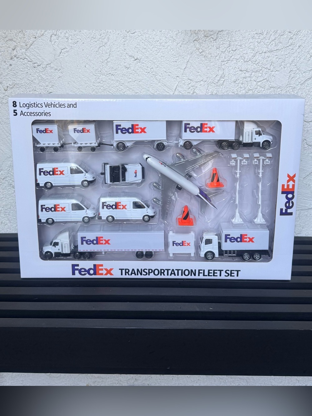 FedEx TransportFedEx Transportation Fleet Set 8 Logistics Vehicles 5 Accessories